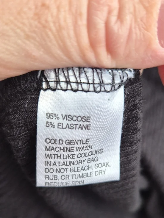 Maternity Ripe Black Ribbed Scoop Neck Tank with Button Front - Picture 4 of 6